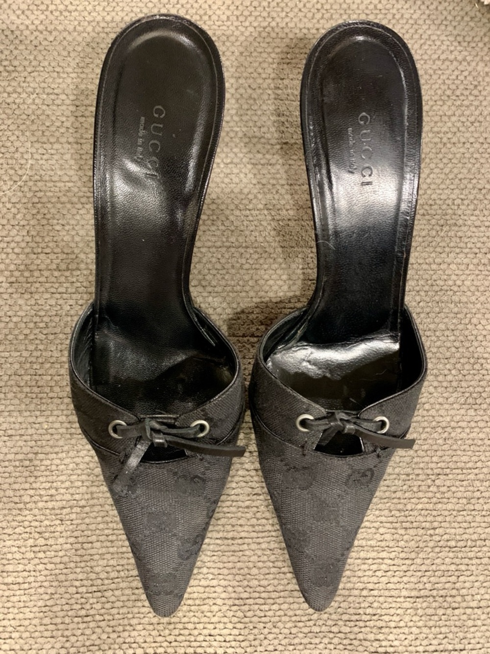 Gucci Black Pointed Toe Bow Mules
